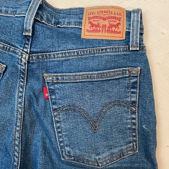 Levi's Women's Wedgie Straight Jeans - Picture 5 of 6